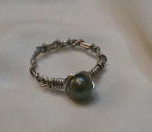 Load image into Gallery viewer, Silver Ring with Green Bead
